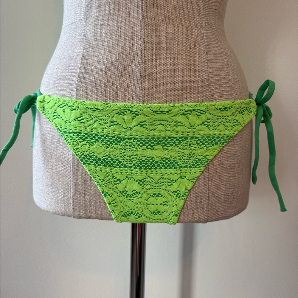 Vintage Victoria's Secret "Very Sexy" Bikini Set in Neon Green Lace - Picture 4 of 11